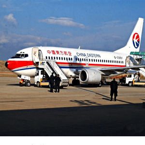 抚远东极航空快运业稳步发展的原因是什么？